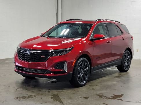 Certified 2024 Chevrolet Equinox RS w/ RS Leather Package AWD/4WD image 2