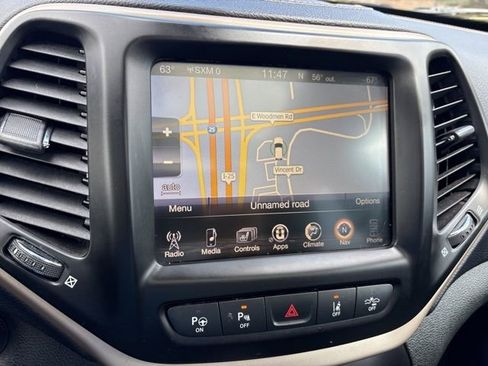 Used 2015 Jeep Cherokee Limited w/ Luxury Group AWD/4WD image 37