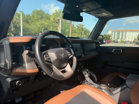 Used 2024 Ford Bronco Outer Banks AWD/4WD image 3