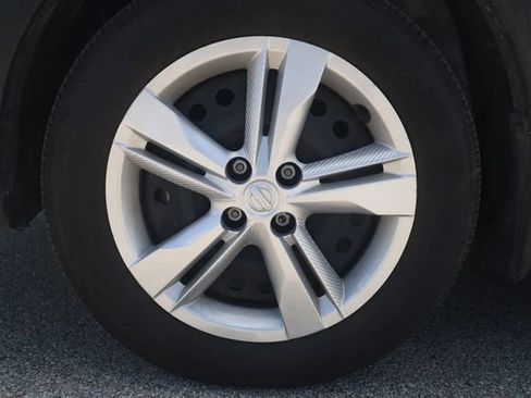 Certified 2025 Nissan Kicks Play S FWD image 6