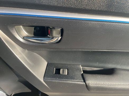 Used 2015 Toyota Corolla S image 54