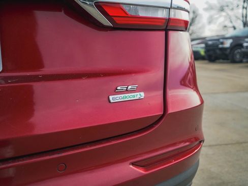 Used 2020 Ford Fusion SE image 30