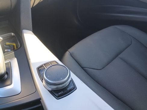 Used 2018 BMW 320i xDrive 320i xDrive image 16