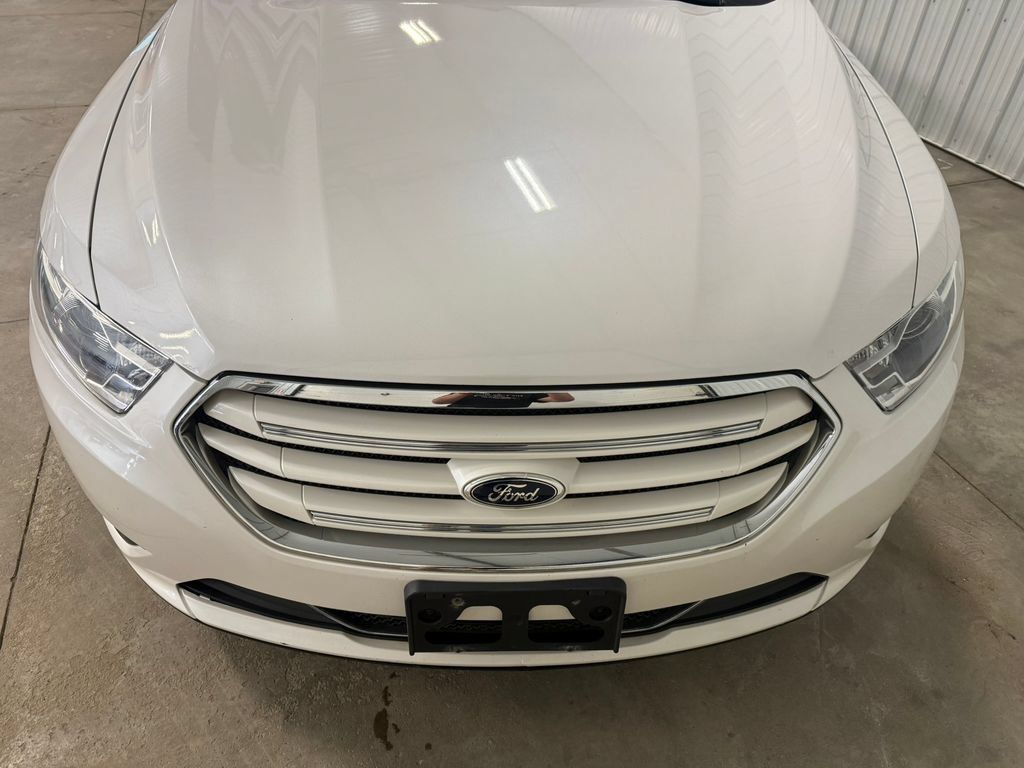 Used 2013 Ford Taurus Limited FWD image 4