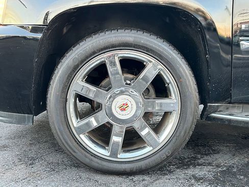 Used 2014 Cadillac Escalade Luxury image 10