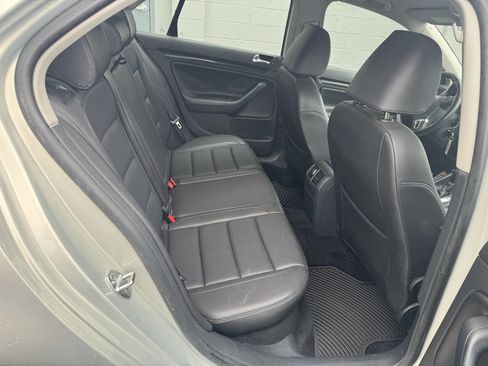 Used 2010 Volkswagen Jetta TDI FWD image 20