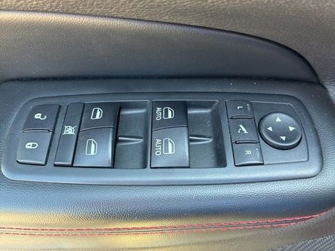 Used 2017 Jeep Grand Cherokee Trailhawk w/ Trailhawk Luxury Group AWD/4WD image 17