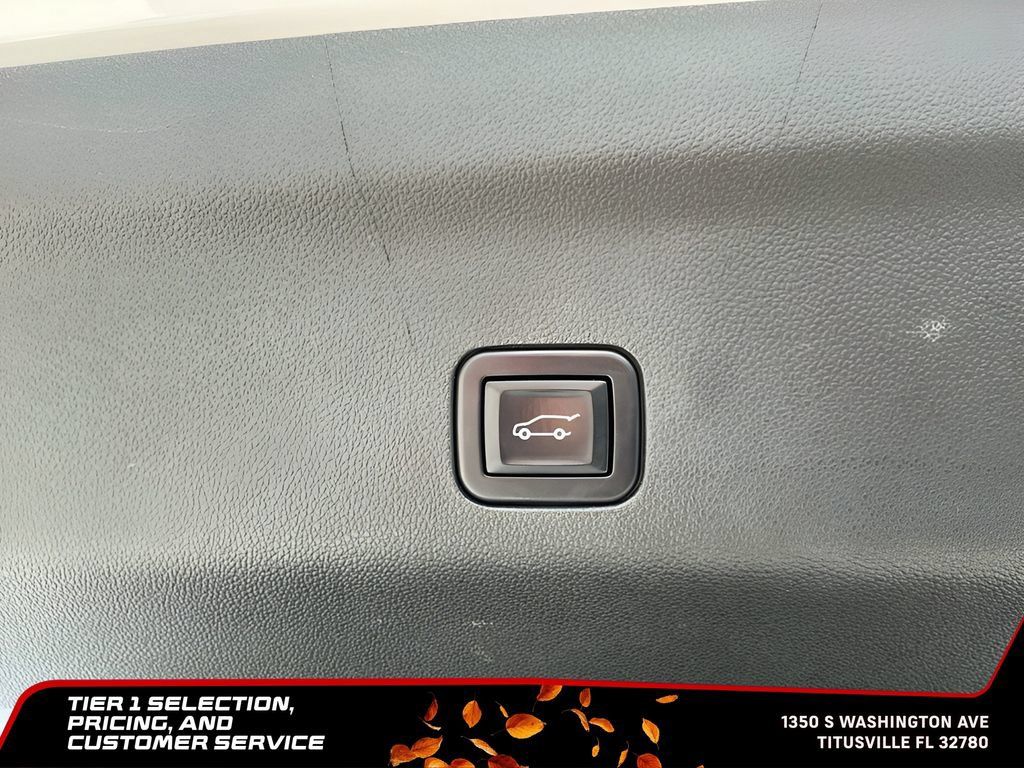Used 2022 GMC Yukon Denali RWD image 21