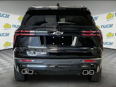 Used 2024 Chevrolet Traverse LT w/ Midnight/Sport Edition FWD image 5