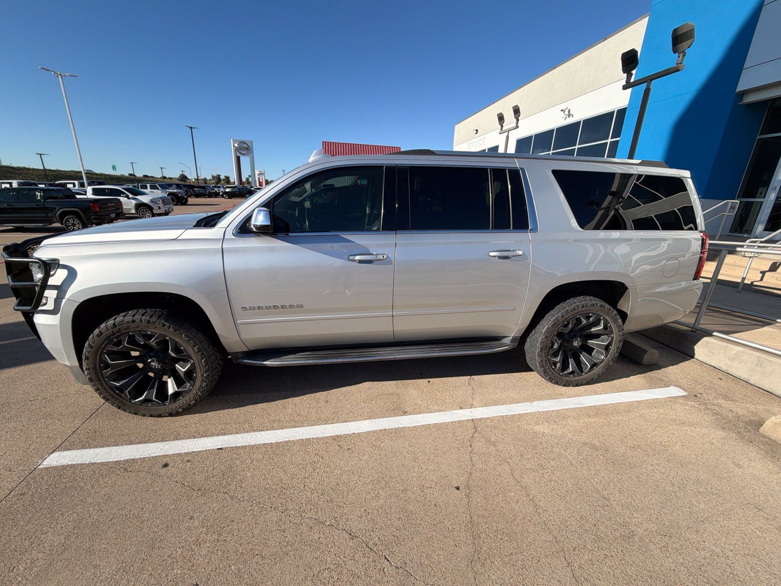Used 2018 Chevrolet Suburban Premier AWD/4WD image 4