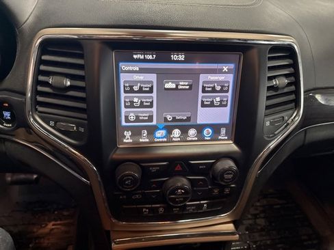 Used 2016 Jeep Grand Cherokee Overland image 16