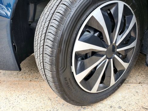 Used 2018 Toyota Corolla LE w/ Carpet Mat Package (TMS) FWD image 66