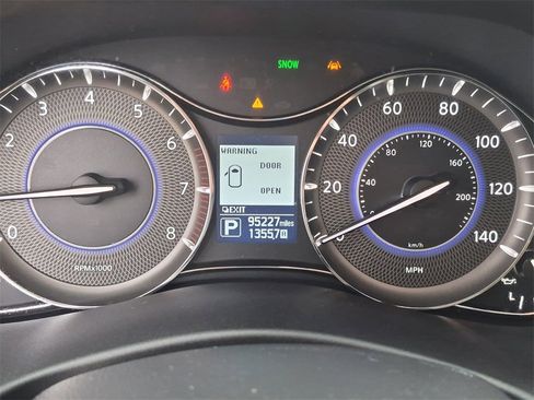 Used 2018 INFINITI QX80 2WD w/ Driver Assistance Package image 15