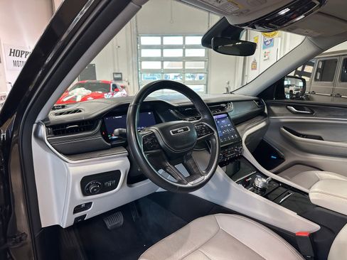 Used 2022 Jeep Grand Cherokee L Overland image 17