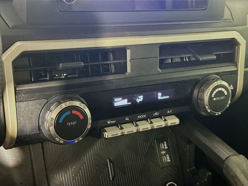 Used 2025 Toyota Tacoma SR image 18