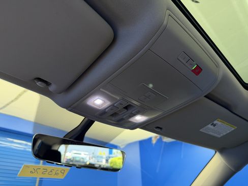 Certified 2023 Volkswagen Atlas SE w/ Panoramic Sunroof Package FWD image 23