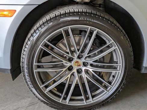 Certified 2026 Porsche Macan AWD/4WD image 14