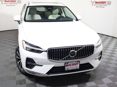Used 2023 Volvo XC60 B5 Plus AWD/4WD image 18