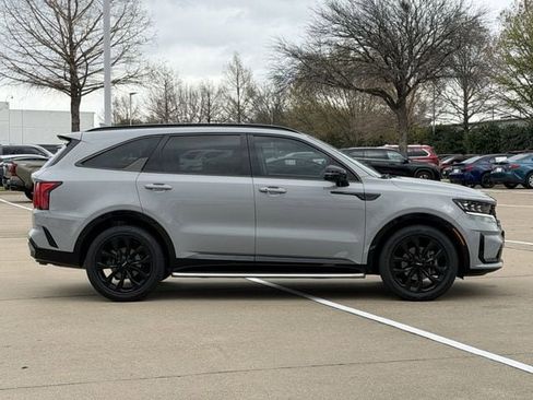 Used 2023 Kia Sorento SX image 3
