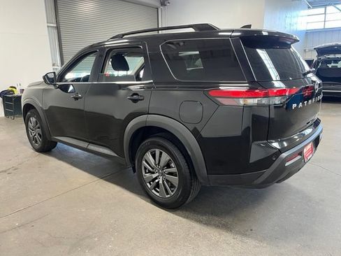 Used 2024 Nissan Pathfinder SV FWD image 5