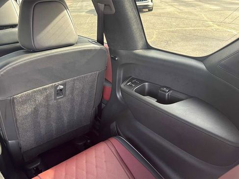 Certified 2025 INFINITI QX80 Autograph image 35