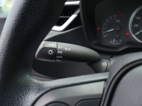 Used 2022 Toyota Corolla LE FWD image 24