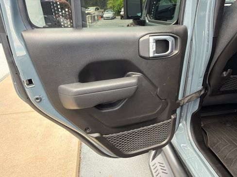 Used 2024 Jeep Wrangler Unlimited Rubicon w/ XTREMEE 35" Tire Package AWD/4WD image 42