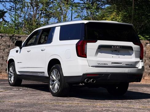 Used 2023 GMC Yukon XL Denali AWD/4WD image 7