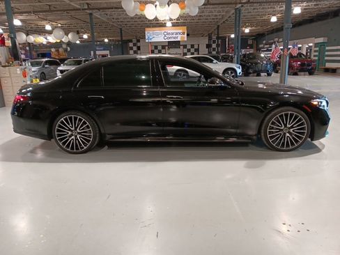 Used 2023 Mercedes-Benz S 580 4MATIC Sedan w/ AMG Line image 5