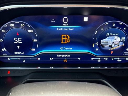 Used 2022 Chevrolet Suburban High Country image 28