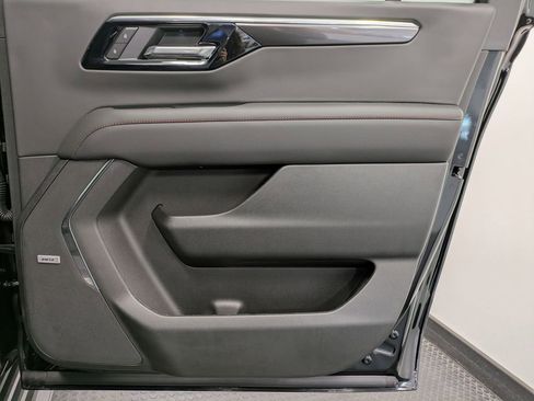 Used 2026 Chevrolet Suburban RST w/ Comfort Package AWD/4WD image 25