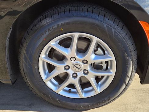 Used 2023 Chrysler Voyager LX image 8