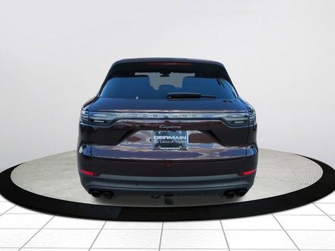 Used 2023 Porsche Cayenne Platinum Edition image 4