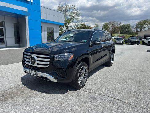 Used 2025 Mercedes-Benz GLS 450 4MATIC image 1
