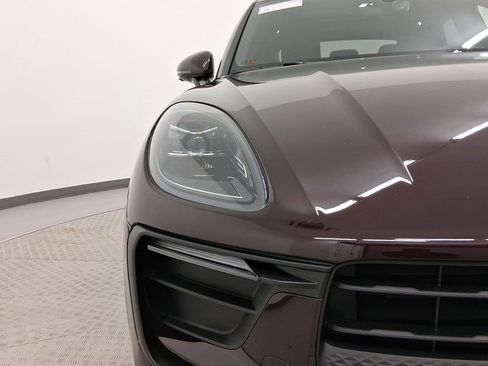Used 2025 Porsche Macan image 11