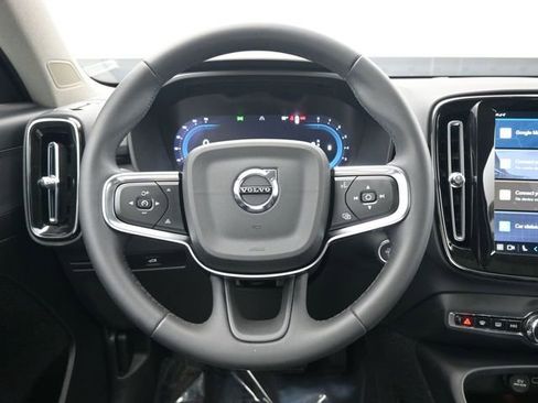 Used 2024 Volvo XC40 B5 Plus image 25