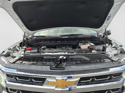 Used 2025 Chevrolet Silverado 1500 LT AWD/4WD image 32