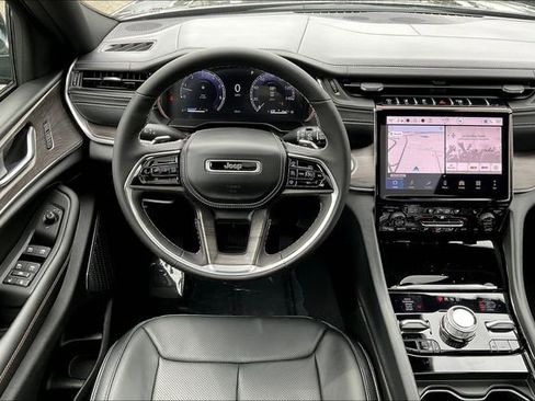 New 2025 Jeep Grand Cherokee Overland image 16