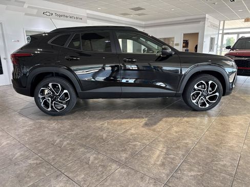 New 2026 Chevrolet Trax RS w/ Driver Confidence Package FWD image 6