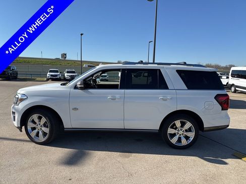 Used 2022 Ford Expedition King Ranch image 3