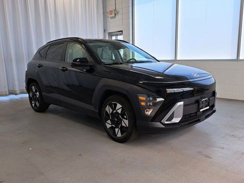 Used 2025 Hyundai Kona SEL FWD image 4