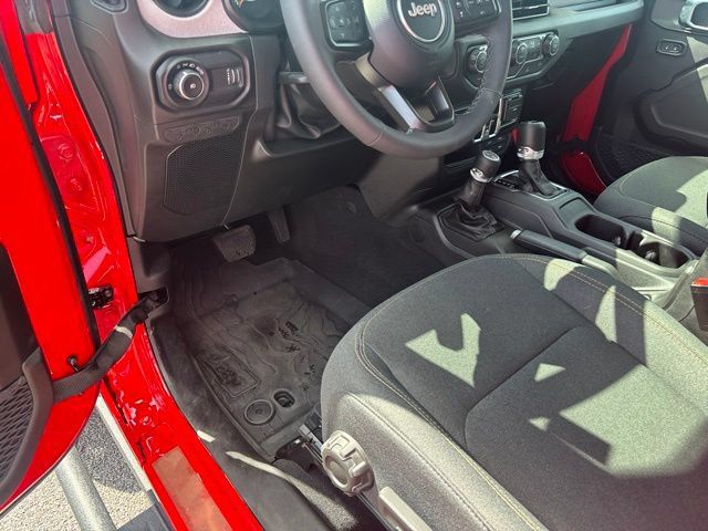 Used 2026 Jeep Wrangler Unlimited Sport AWD/4WD image 17