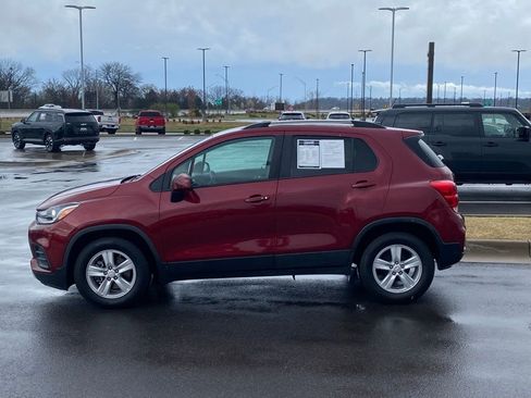 Used 2021 Chevrolet Trax LT w/ Driver Confidence Package image 4