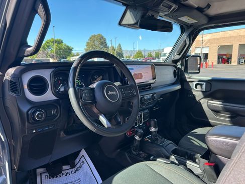 Used 2024 Jeep Wrangler Unlimited AWD/4WD image 11