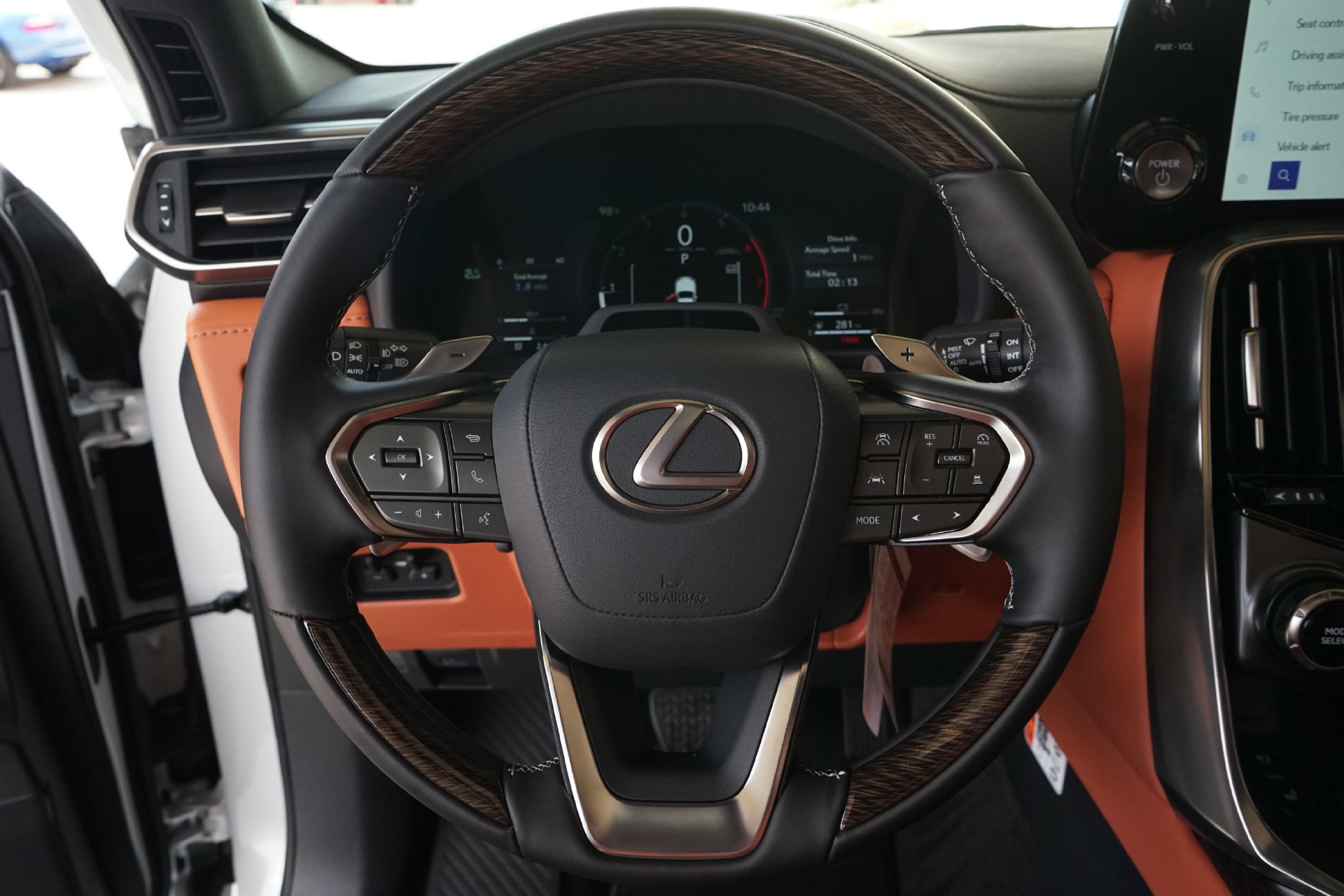 Used 2026 Lexus LX 700h Ultra Luxury w/ Accessory Package (Z1) AWD/4WD image 8
