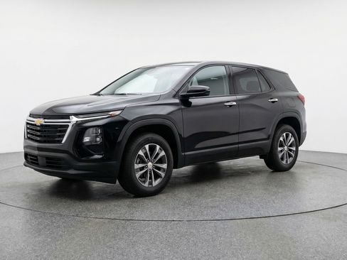 Used 2025 Chevrolet Equinox LT FWD image 3
