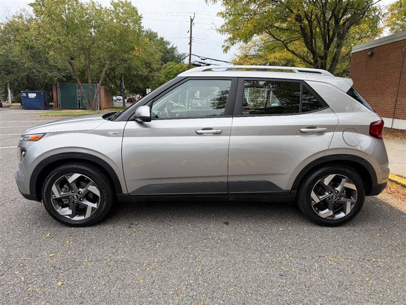 Used 2023 Hyundai Venue SEL w/ Cargo Package FWD image 13