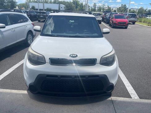 Used 2016 Kia Soul FWD image 2