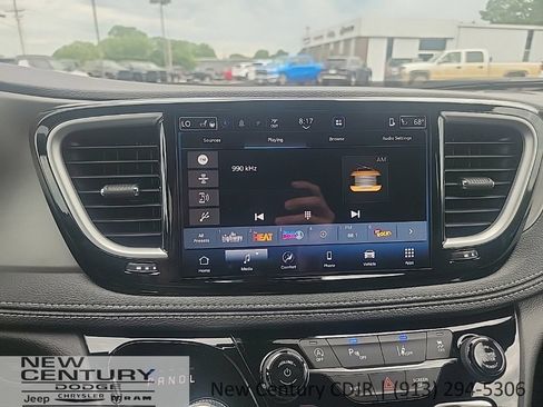 New 2027 Chrysler Pacifica Select FWD image 12