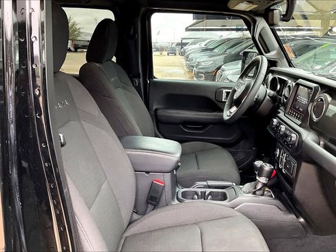 Certified 2023 Jeep Wrangler Sahara image 9